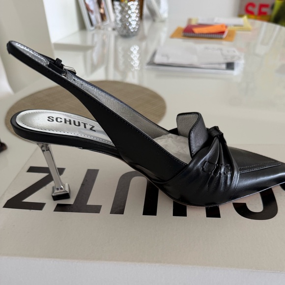 SCHUTZ Fiorella Black Leather Pump | Size 8.5 New in Box - Picture 6 of 9